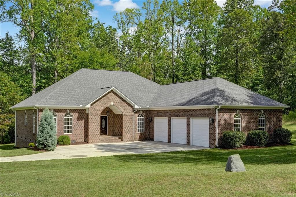 Stick/Site Built at 5219 Bethany Park Drive, Pleasant Garden NC 27313, Pleasant Garden, photo 3 of 42