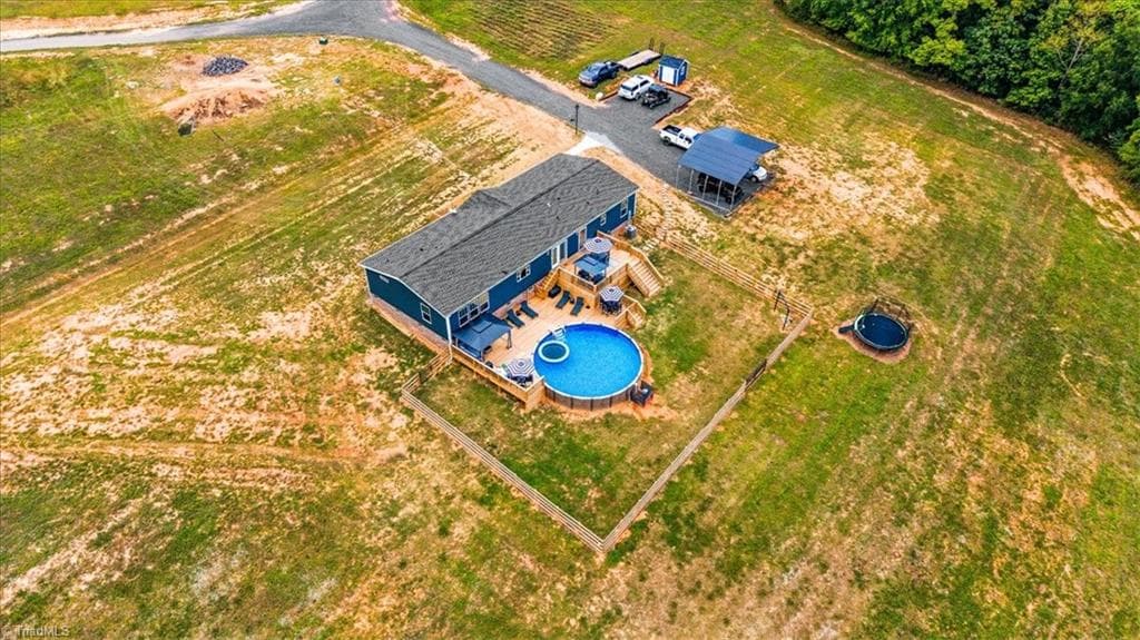 Manufactured Home at 1995 K Fork Road, Madison NC 27025, photo 31 of 33