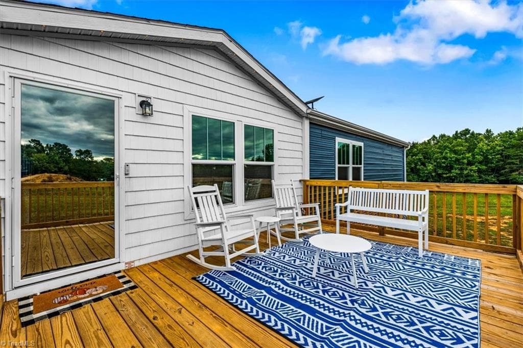 Manufactured Home at 1995 K Fork Road, Madison NC 27025, photo 4 of 33