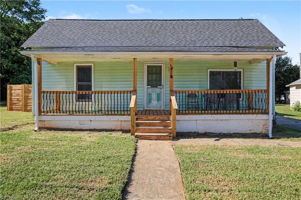 Stick/Site Built at 318 Greer Avenue, High Point NC 27260, High Point, photo 5 of 54