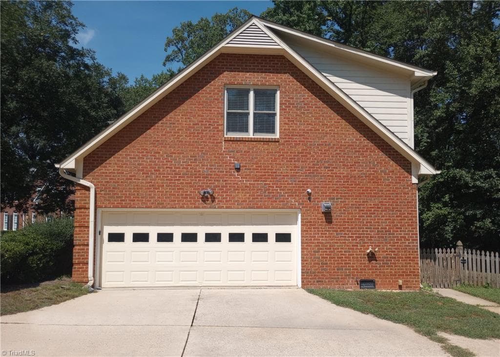Stick/Site Built at 8 Dunkirk Place, Greensboro NC 27410, Greensboro, photo 11 of 82