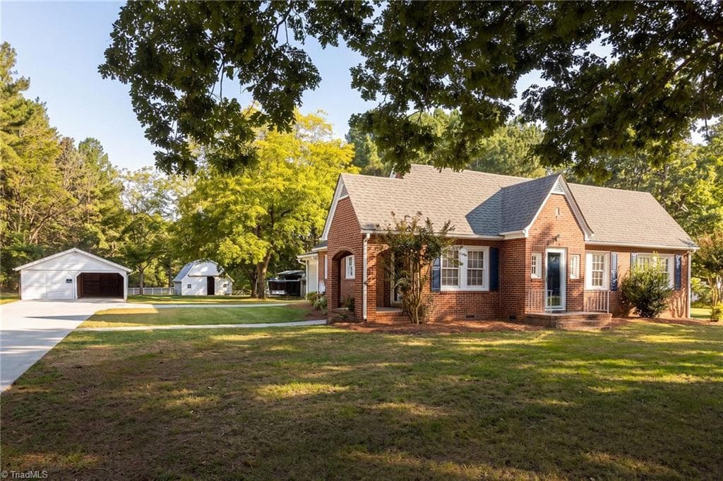 Stick/Site Built at 1036 Cunningham Road, Thomasville NC 27360, photo 6 of 48