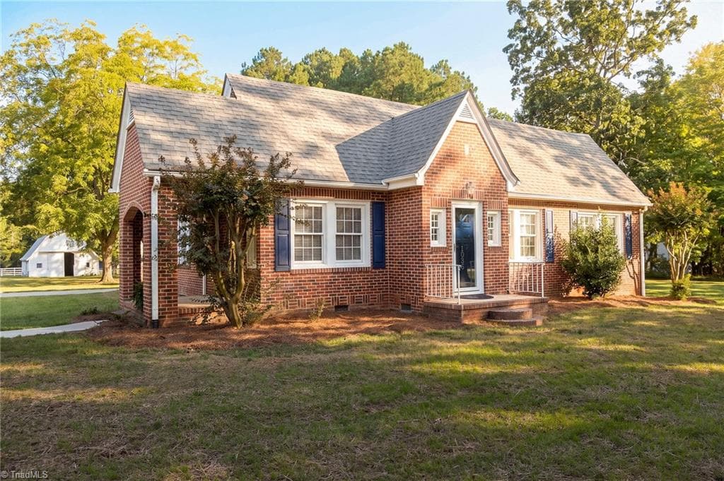 Stick/Site Built at 1036 Cunningham Road, Thomasville NC 27360, photo 3 of 48