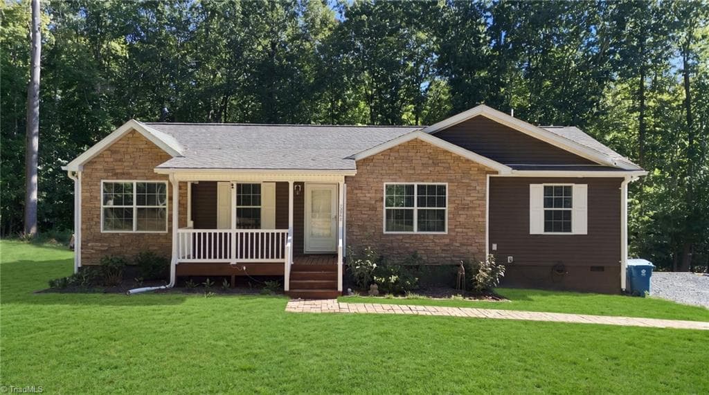 Modular at 5665 Baptist Assembly Road, Julian NC 27283, photo 2 of 45