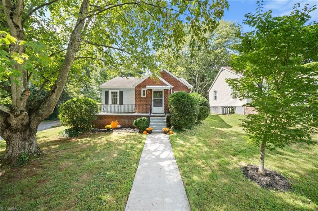 Stick/Site Built at 920 Bellview Street, Winston-Salem NC 27103, Winston-Salem, photo 6 of 32