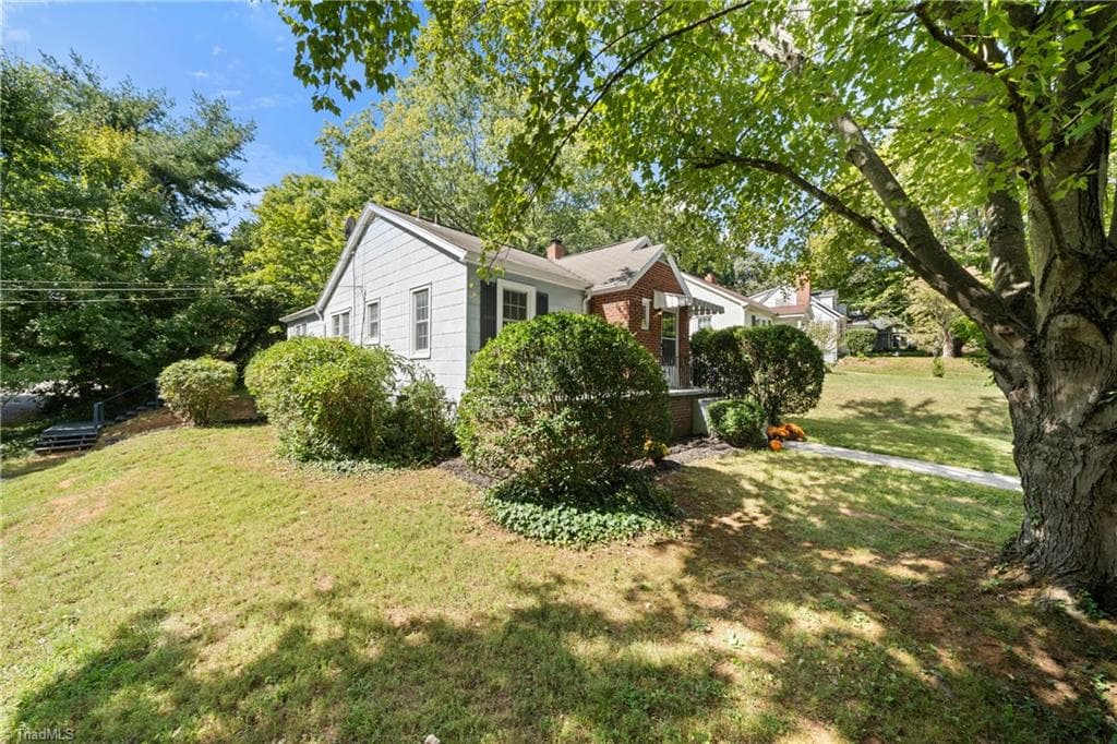 Stick/Site Built at 920 Bellview Street, Winston-Salem NC 27103, Winston-Salem, photo 7 of 32