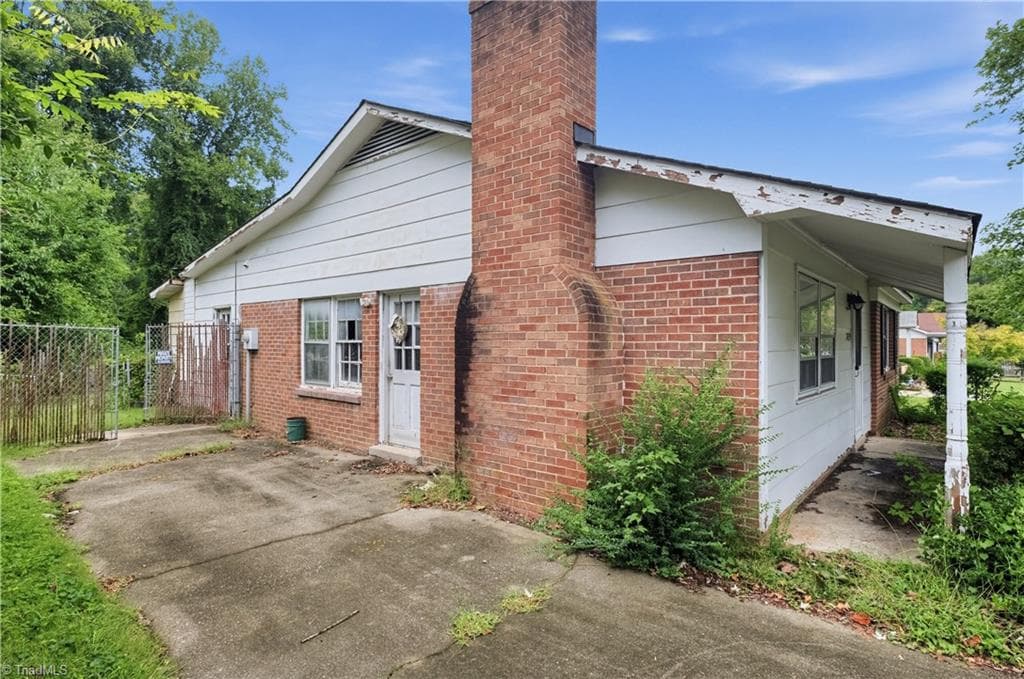 Stick/Site Built at 2614 Norwood Drive, Greensboro NC 27407, Greensboro, photo 5 of 48