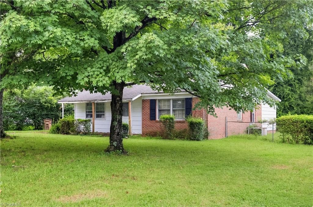 Stick/Site Built at 2614 Norwood Drive, Greensboro NC 27407, Greensboro, photo 7 of 48