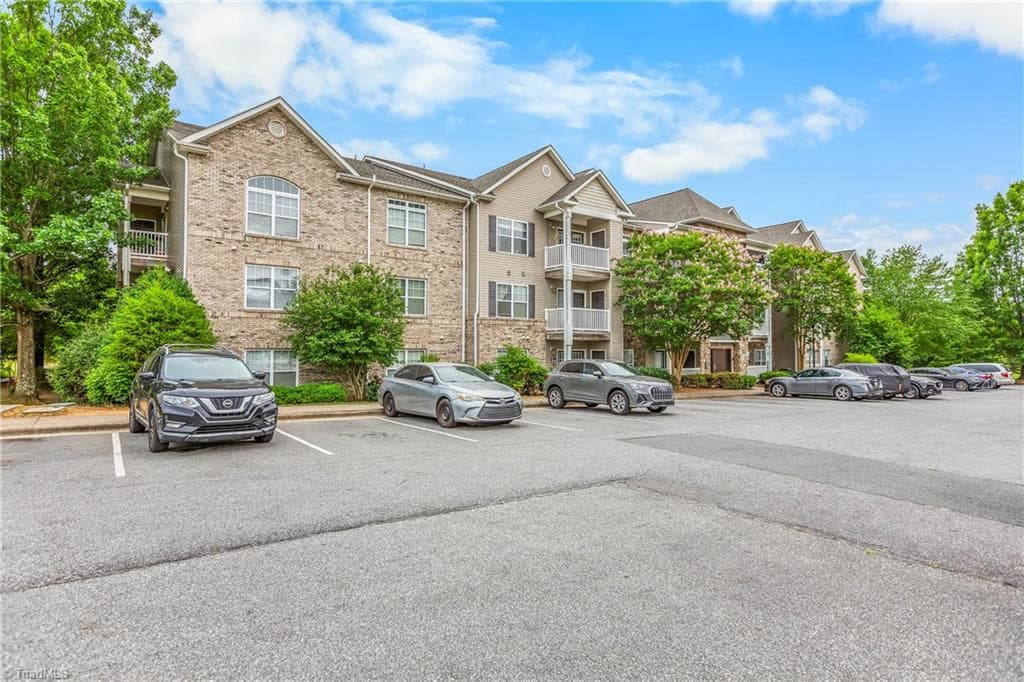 Stick/Site Built at 923 Windcastle Lane # 305, Winston-Salem NC 27105, Winston-Salem, photo 35 of 44
