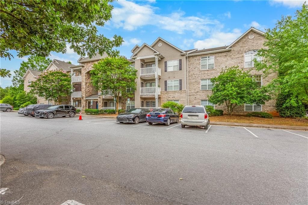 Stick/Site Built at 923 Windcastle Lane # 305, Winston-Salem NC 27105, Winston-Salem, photo 37 of 44