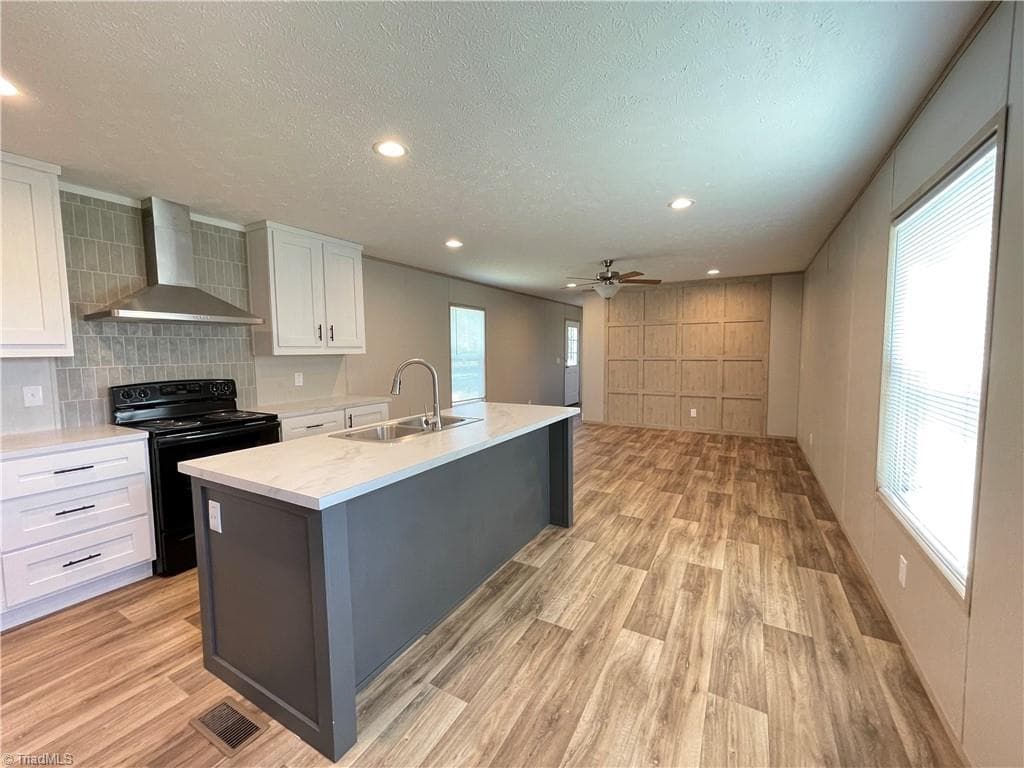 Manufactured Home at 175 Howard Lane, Lexington NC 27295, Lexington, photo 5 of 48