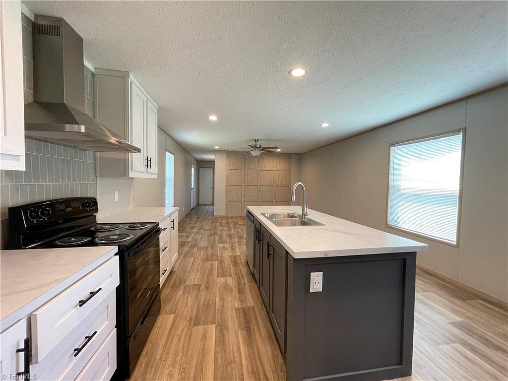 Manufactured Home at 175 Howard Lane, Lexington NC 27295, Lexington, photo 9 of 48