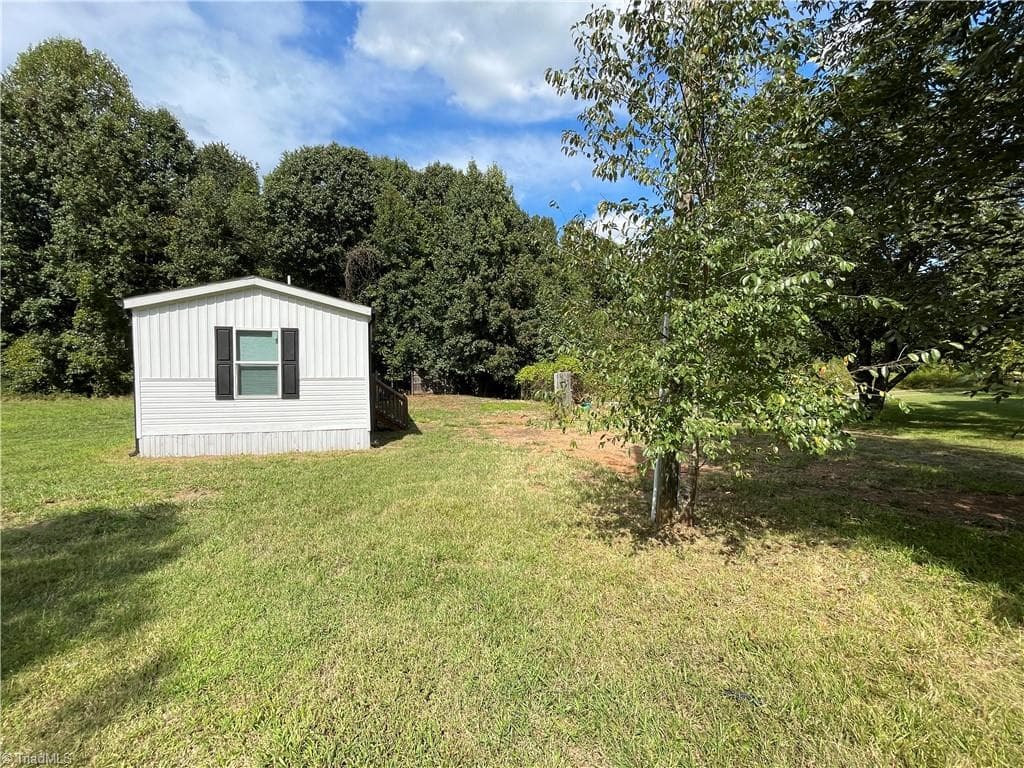 Manufactured Home at 175 Howard Lane, Lexington NC 27295, Lexington, photo 47 of 48
