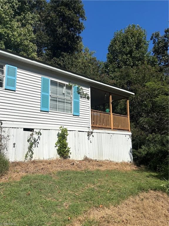 Manufactured Home at 568 Woodoak Trail, Randleman NC 27317, photo 2 of 6