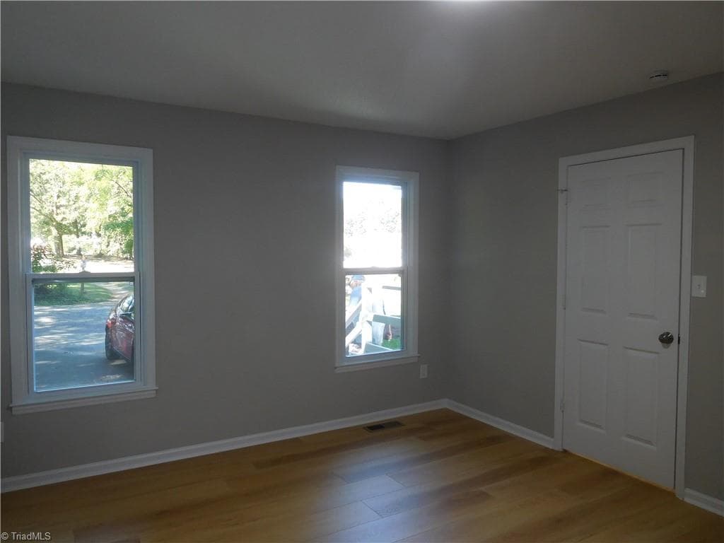 Stick/Site Built at 3711 Country Club Road, Winston-Salem NC 27104, Winston-Salem, photo 13 of 20