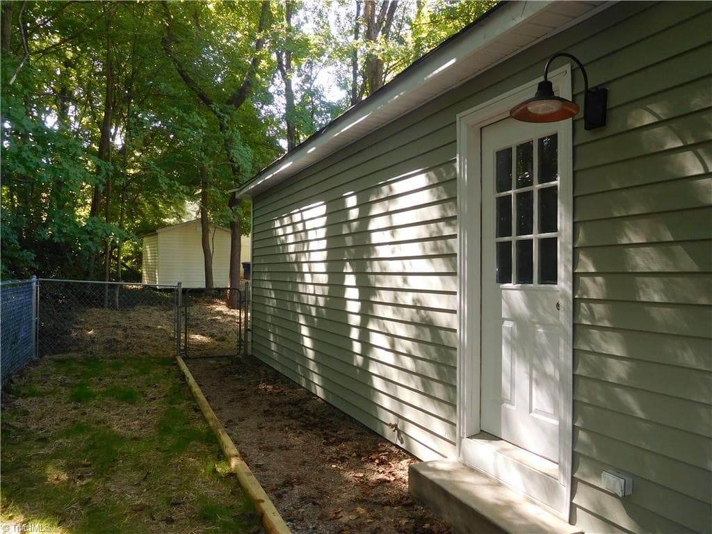 Stick/Site Built at 3711 Country Club Road, Winston-Salem NC 27104, Winston-Salem, photo 17 of 20