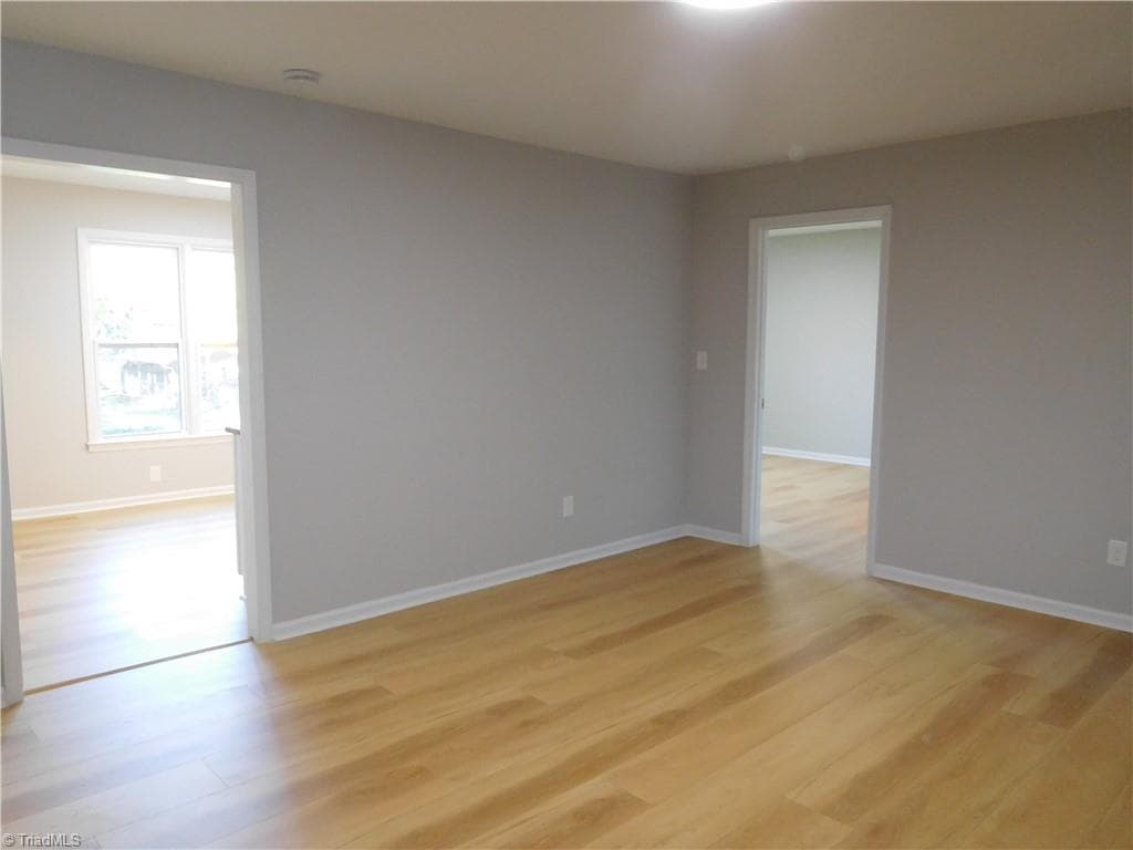Stick/Site Built at 3711 Country Club Road, Winston-Salem NC 27104, Winston-Salem, photo 7 of 20