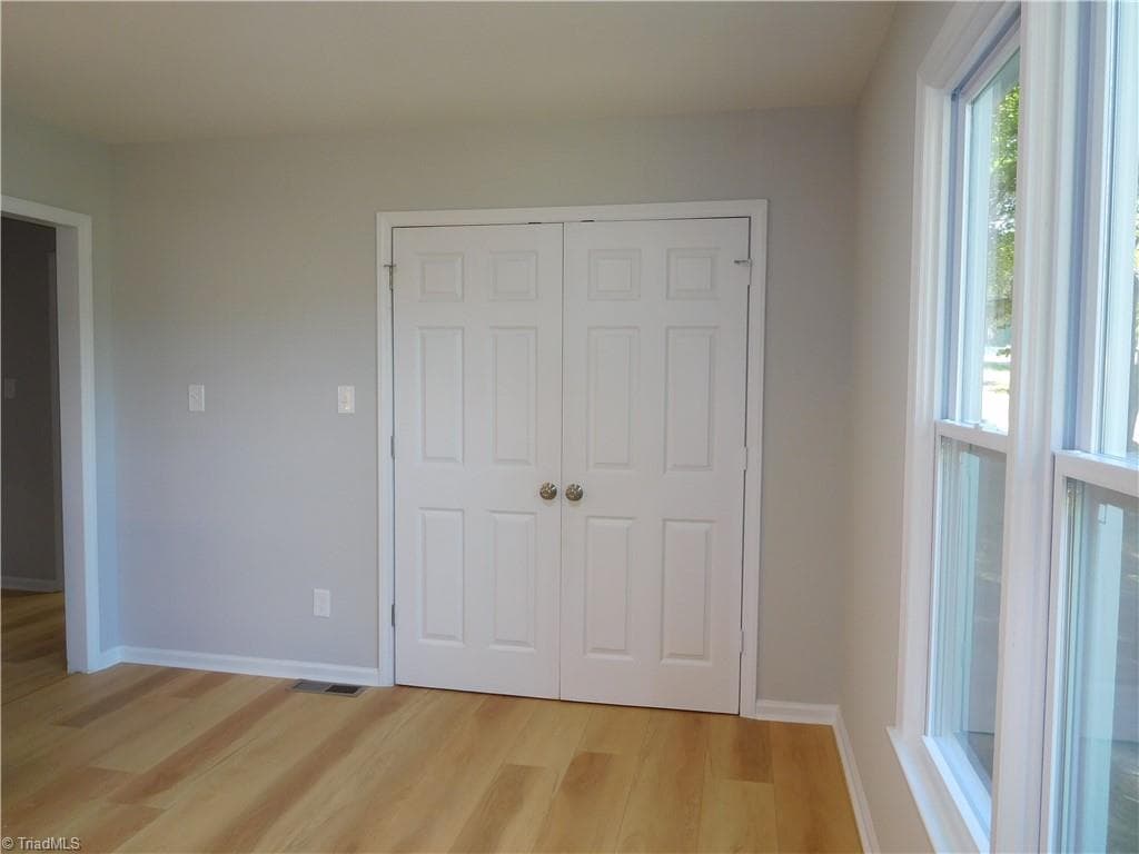 Stick/Site Built at 3711 Country Club Road, Winston-Salem NC 27104, Winston-Salem, photo 5 of 20