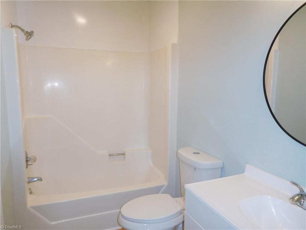 Stick/Site Built at 3711 Country Club Road, Winston-Salem NC 27104, Winston-Salem, photo 11 of 20