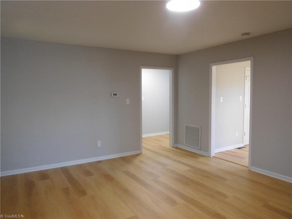 Stick/Site Built at 3711 Country Club Road, Winston-Salem NC 27104, Winston-Salem, photo 8 of 20