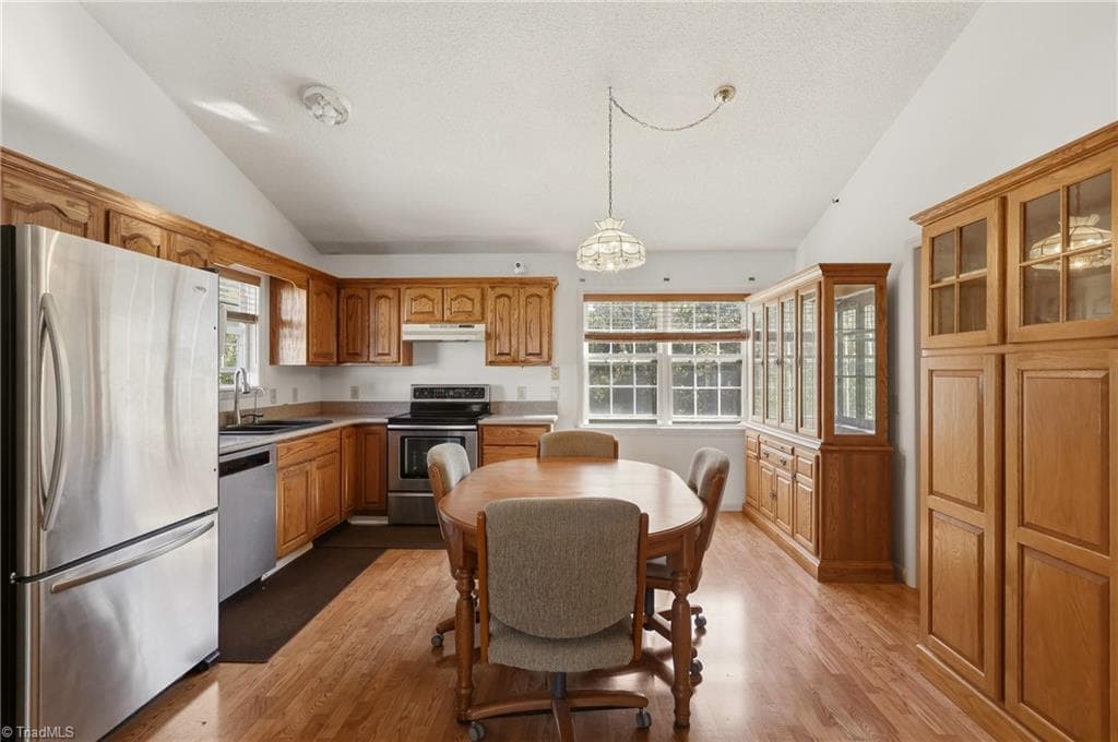 Stick/Site Built at 2197 Cedarwood Court, Asheboro NC 27205, Asheboro, photo 13 of 48