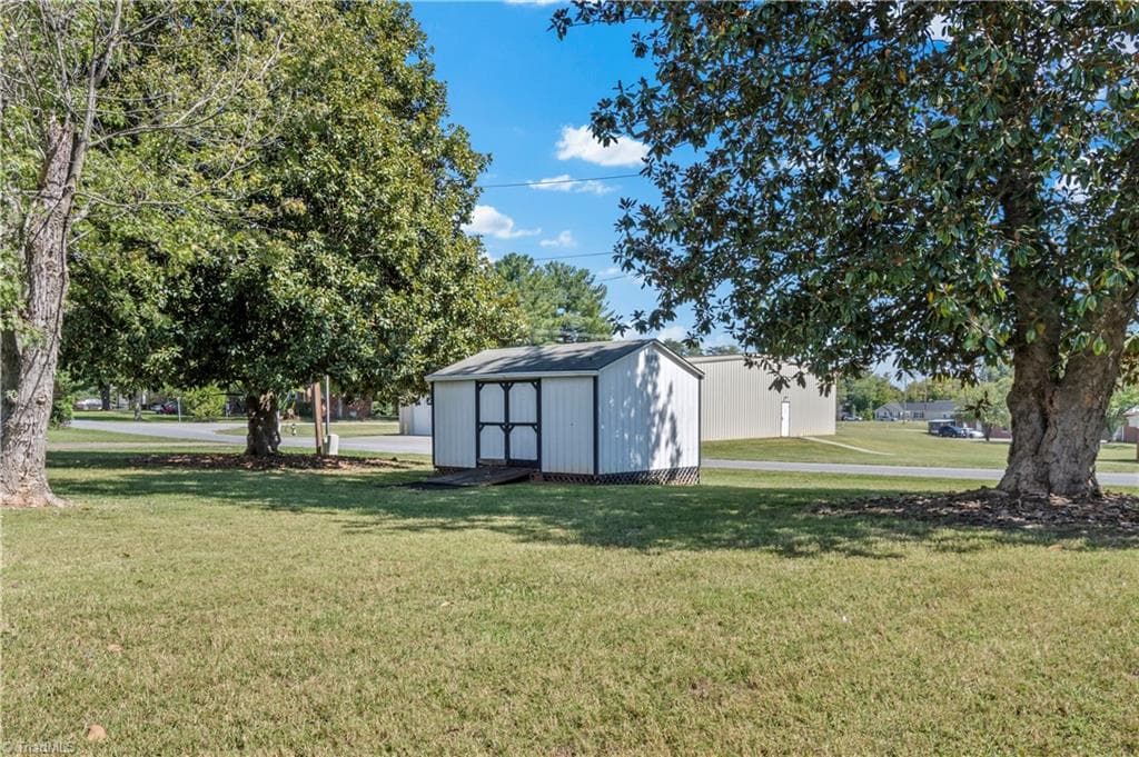 Stick/Site Built at 108 Hinshaw Avenue, Yadkinville NC 27055, Yadkinville, photo 33 of 40
