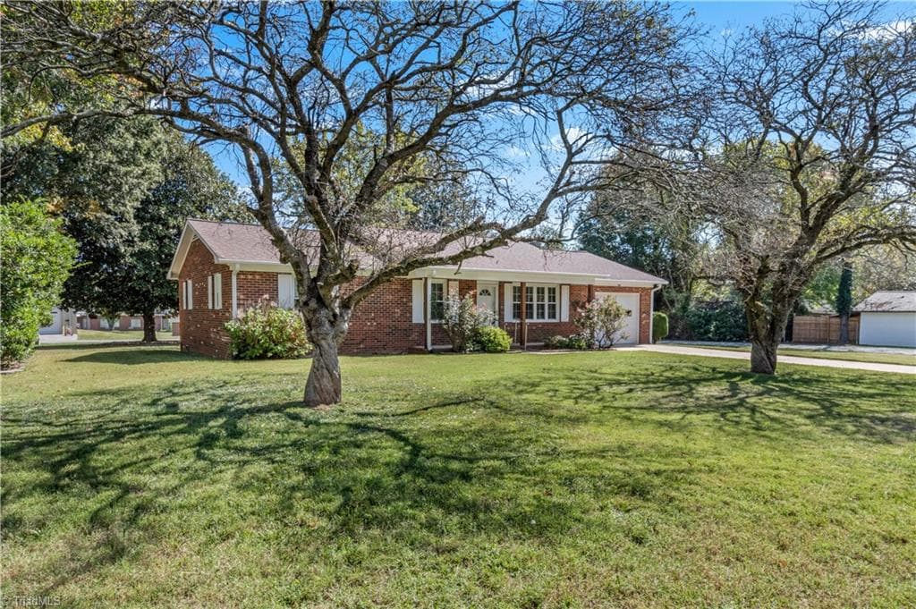 108 Hinshaw Avenue, Yadkinville NC 27055