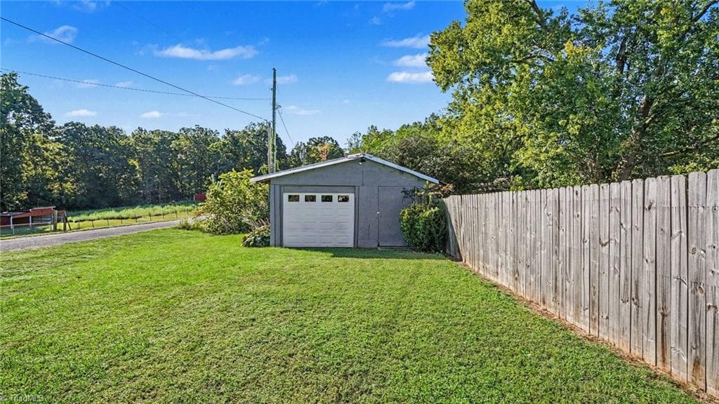 Stick/Site Built at 178 Fisher Street, Lexington NC 27292, photo 23 of 27