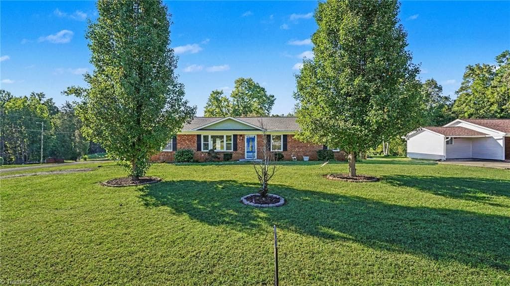 Stick/Site Built at 178 Fisher Street, Lexington NC 27292, photo 3 of 27