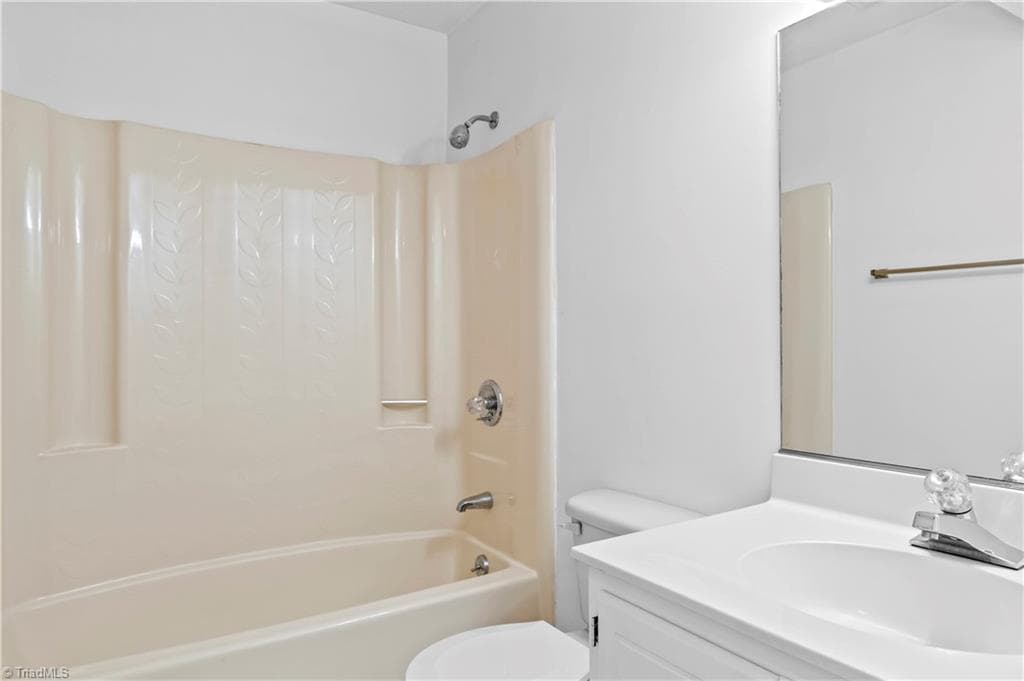 Hall Bath - 178 Driftwood Lane, Winston-Salem NC 27104, Winston-Salem