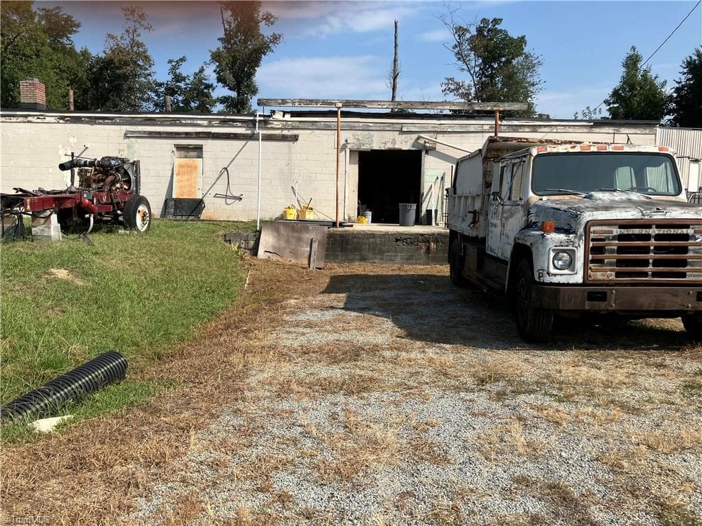 Industrial at 1111 Elon Place, High Point NC 27260, High Point, photo 9 of 16