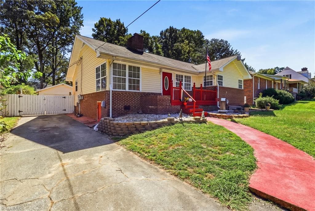Stick/Site Built at 220 E Parkway Avenue, High Point NC 27262, High Point, photo 85 of 88