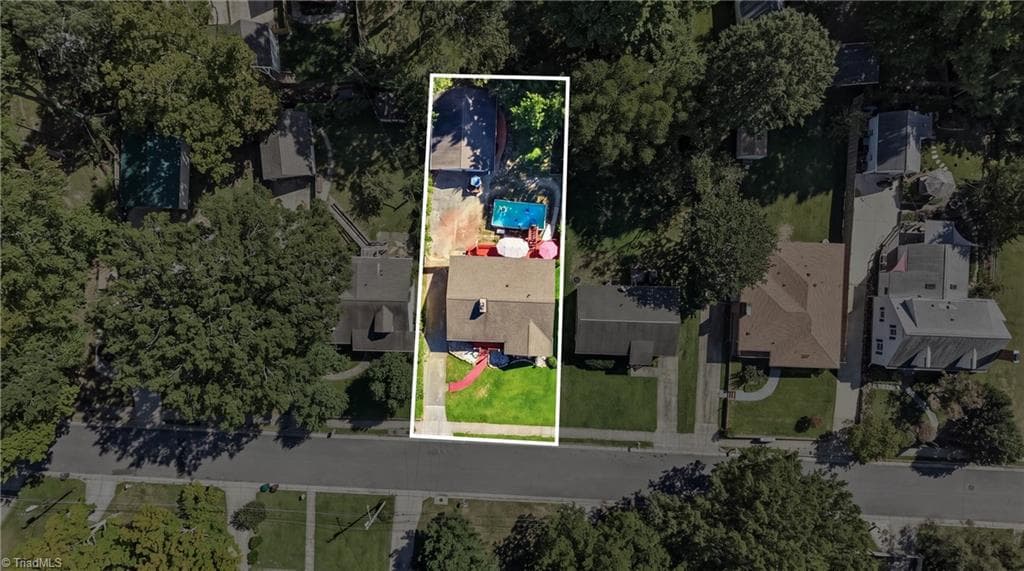 Stick/Site Built at 220 E Parkway Avenue, High Point NC 27262, High Point, photo 63 of 88