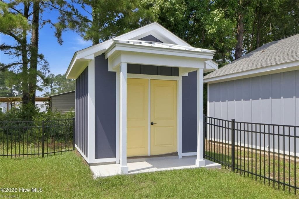 Stick/Site Built at 157 Long Pond Loop, Swansboro NC 28584, photo 16 of 22