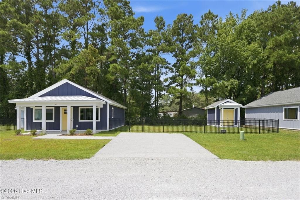 Stick/Site Built at 157 Long Pond Loop, Swansboro NC 28584, photo 15 of 22