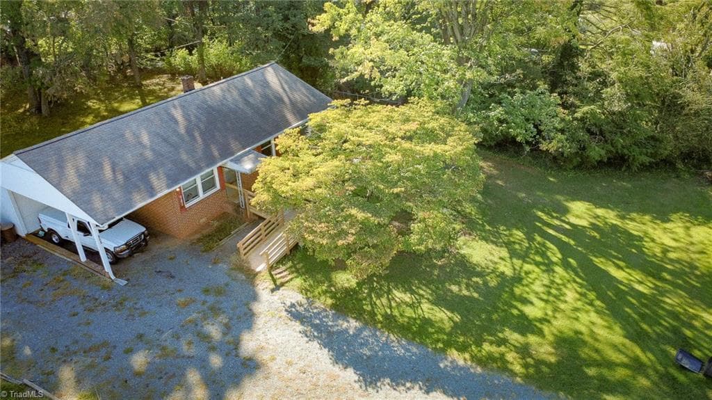 Stick/Site Built at 941 Brownwood Drive, Winston-Salem NC 27105, Winston-Salem, photo 2 of 19