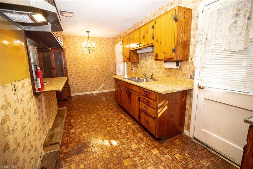 Stick/Site Built at 941 Brownwood Drive, Winston-Salem NC 27105, Winston-Salem, photo 6 of 19