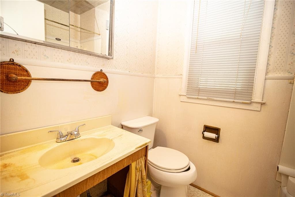 Stick/Site Built at 941 Brownwood Drive, Winston-Salem NC 27105, Winston-Salem, photo 10 of 19