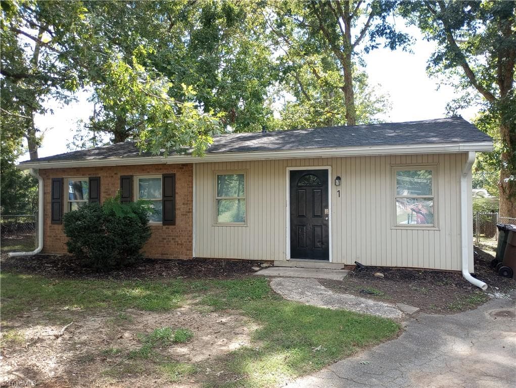 Stick/Site Built at 1 Pyracantha Court, Greensboro NC 27405, photo 3 of 17