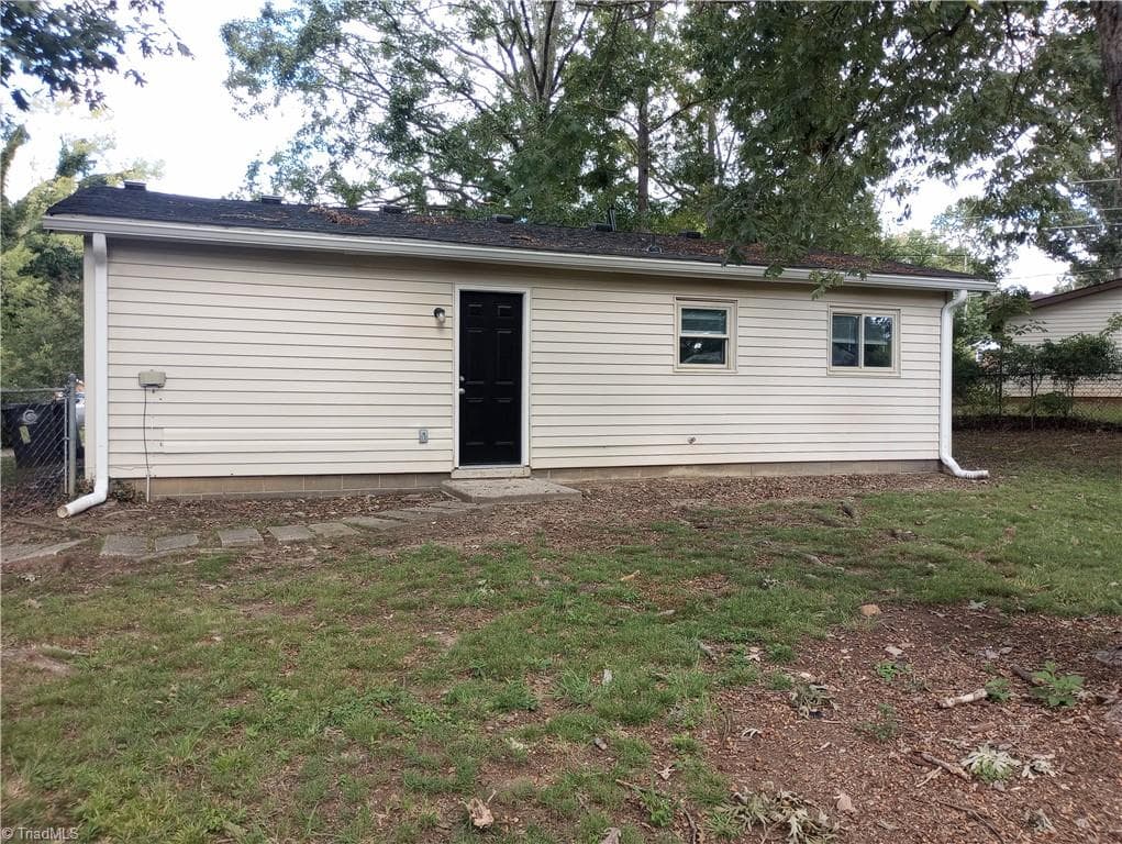 Stick/Site Built at 1 Pyracantha Court, Greensboro NC 27405, photo 5 of 17