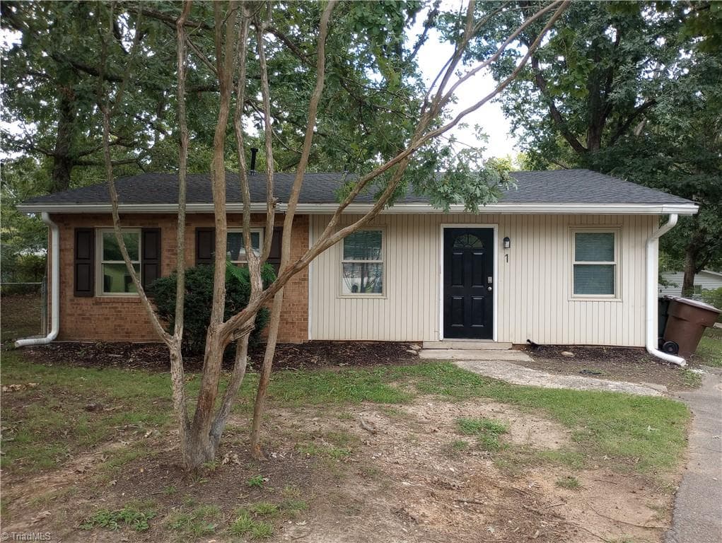 Stick/Site Built at 1 Pyracantha Court, Greensboro NC 27405, photo 4 of 17
