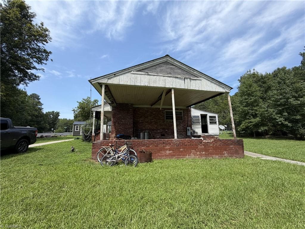 Stick/Site Built at 209 Hoyle Drive, Asheboro NC 27205, photo 2 of 26