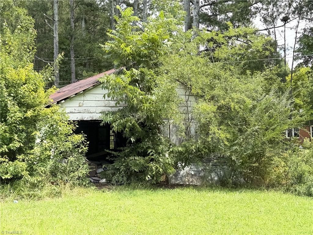 Stick/Site Built at 209 Hoyle Drive, Asheboro NC 27205, photo 5 of 26