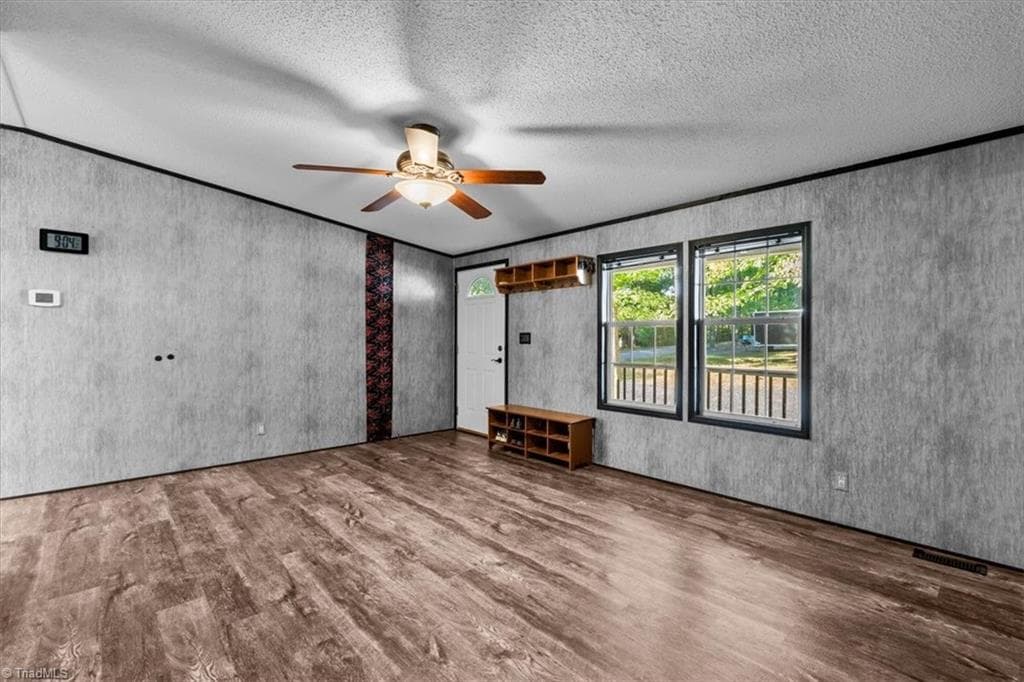 Manufactured Home at 3182 Bethel Lucas Road, Asheboro NC 27203, Asheboro, photo 4 of 41
