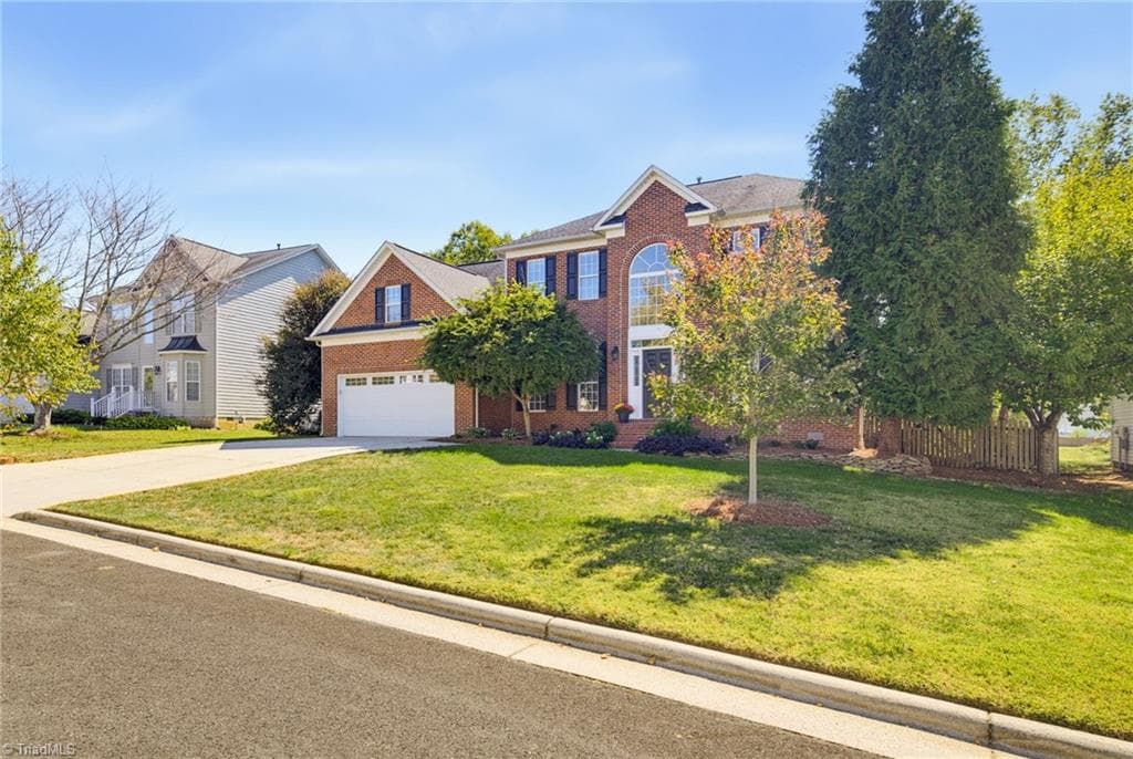 Stick/Site Built at 2926 Shady View Drive, High Point NC 27265, High Point, photo 3 of 100
