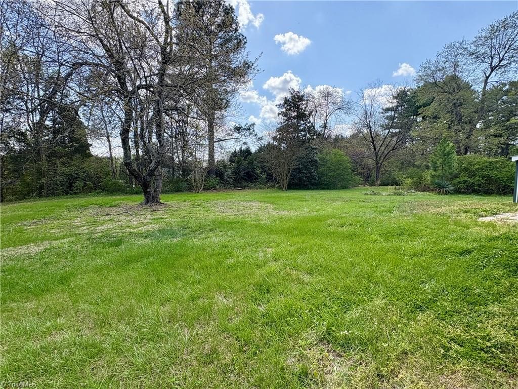 Stick/Site Built at 118 Lakeview Circle, Thomasville NC 27360, Thomasville, photo 3 of 30
