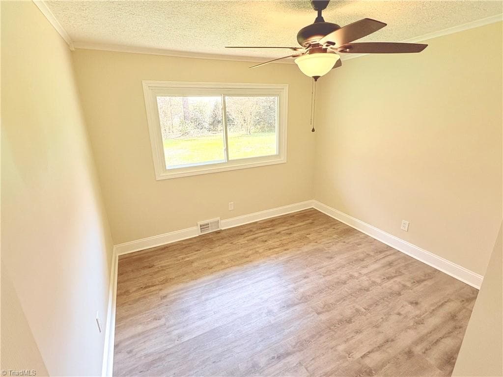 Stick/Site Built at 118 Lakeview Circle, Thomasville NC 27360, Thomasville, photo 13 of 30