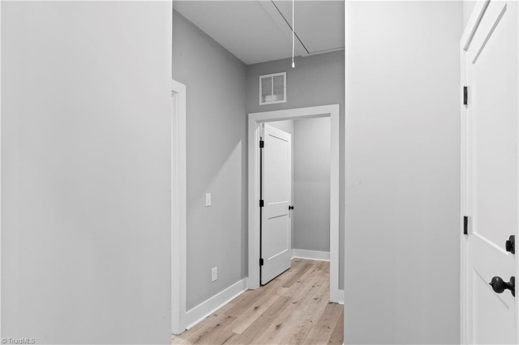 Stick/Site Built at 2303 Frederick Drive, Winston-Salem NC 27103, Winston-Salem, photo 11 of 27