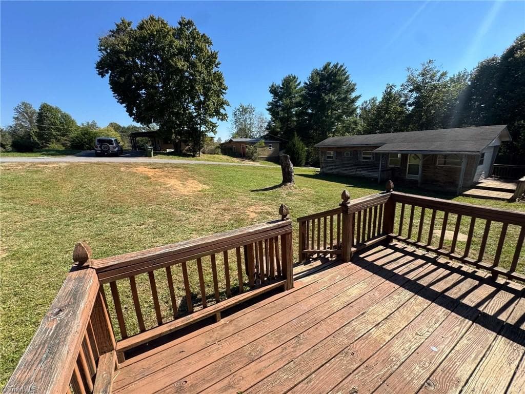 Manufactured Home at 118 Hamlet Place, Ronda NC 28670, photo 5 of 35