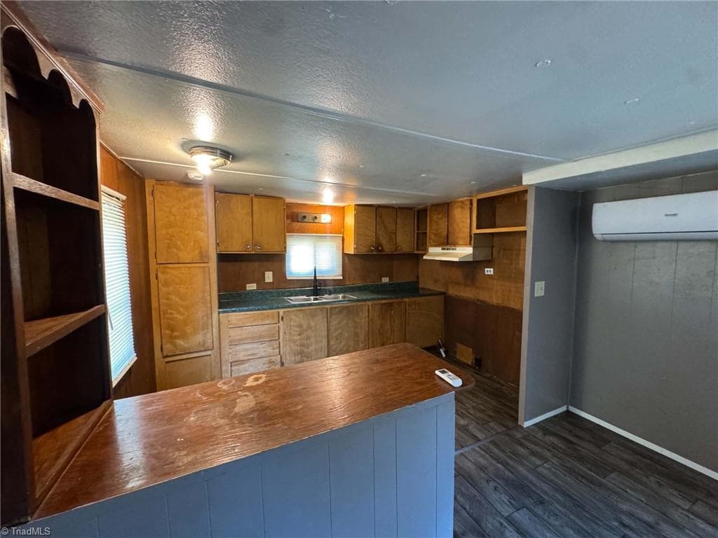 Manufactured Home at 118 Hamlet Place, Ronda NC 28670, photo 11 of 35